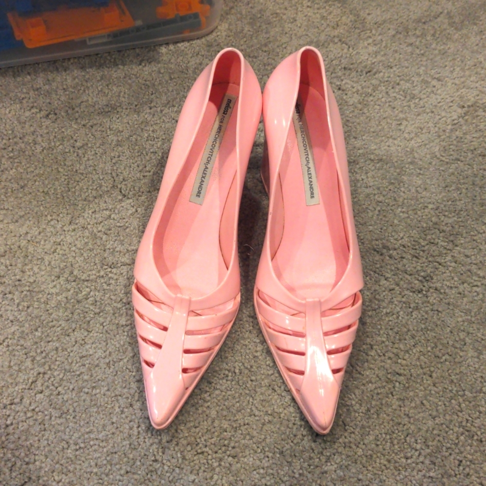 Super cute pink pointy platform jelly shoes